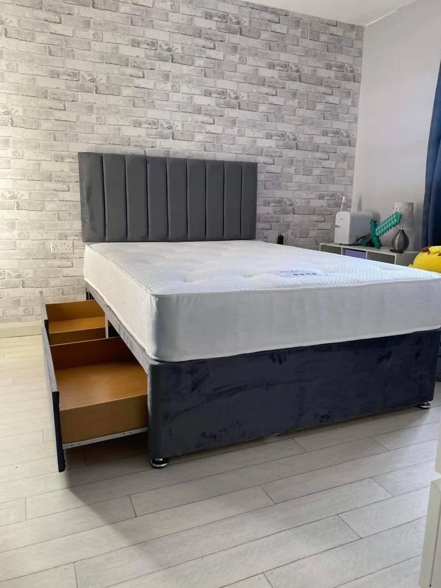 4ft grey plush velvet divan and mattress - Image 2