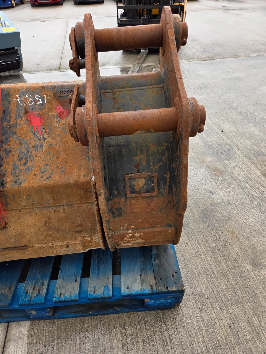 Kubota 8 ton buckets - Image 4