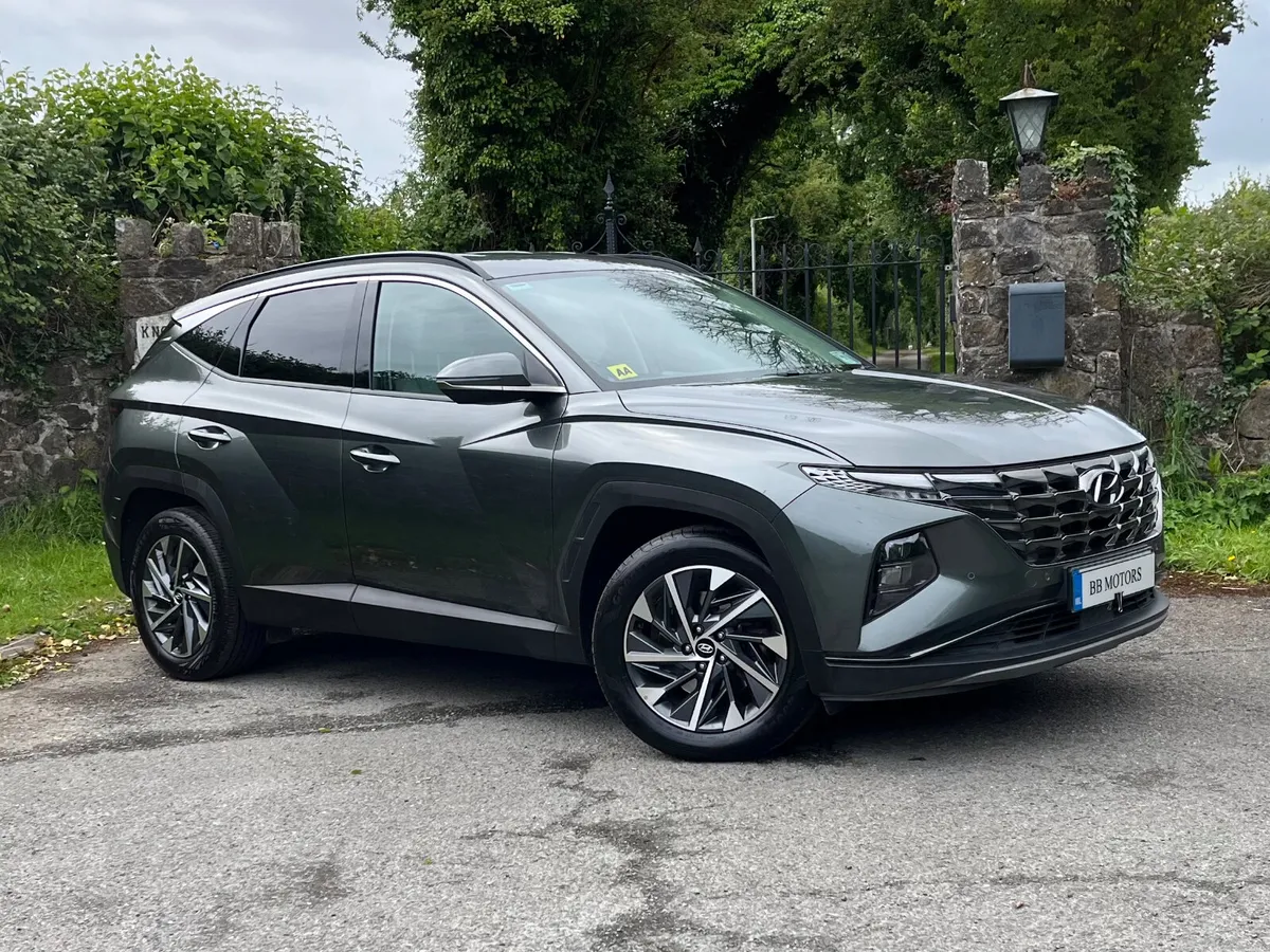 Hyundai Tucson 2WD Executive Plus - Image 3