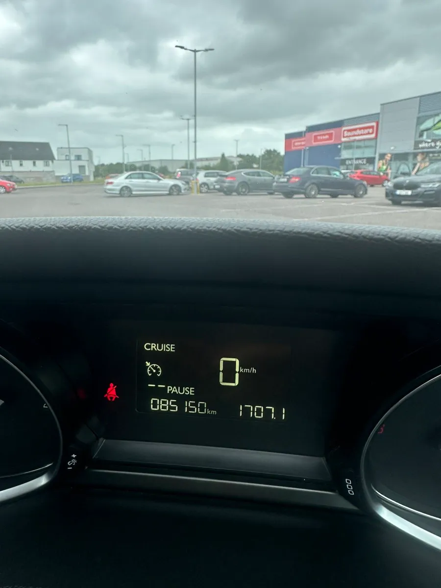 161 PEUGEOT 308 ALLURE EXTREMELY LOW MILEAGE - Image 2