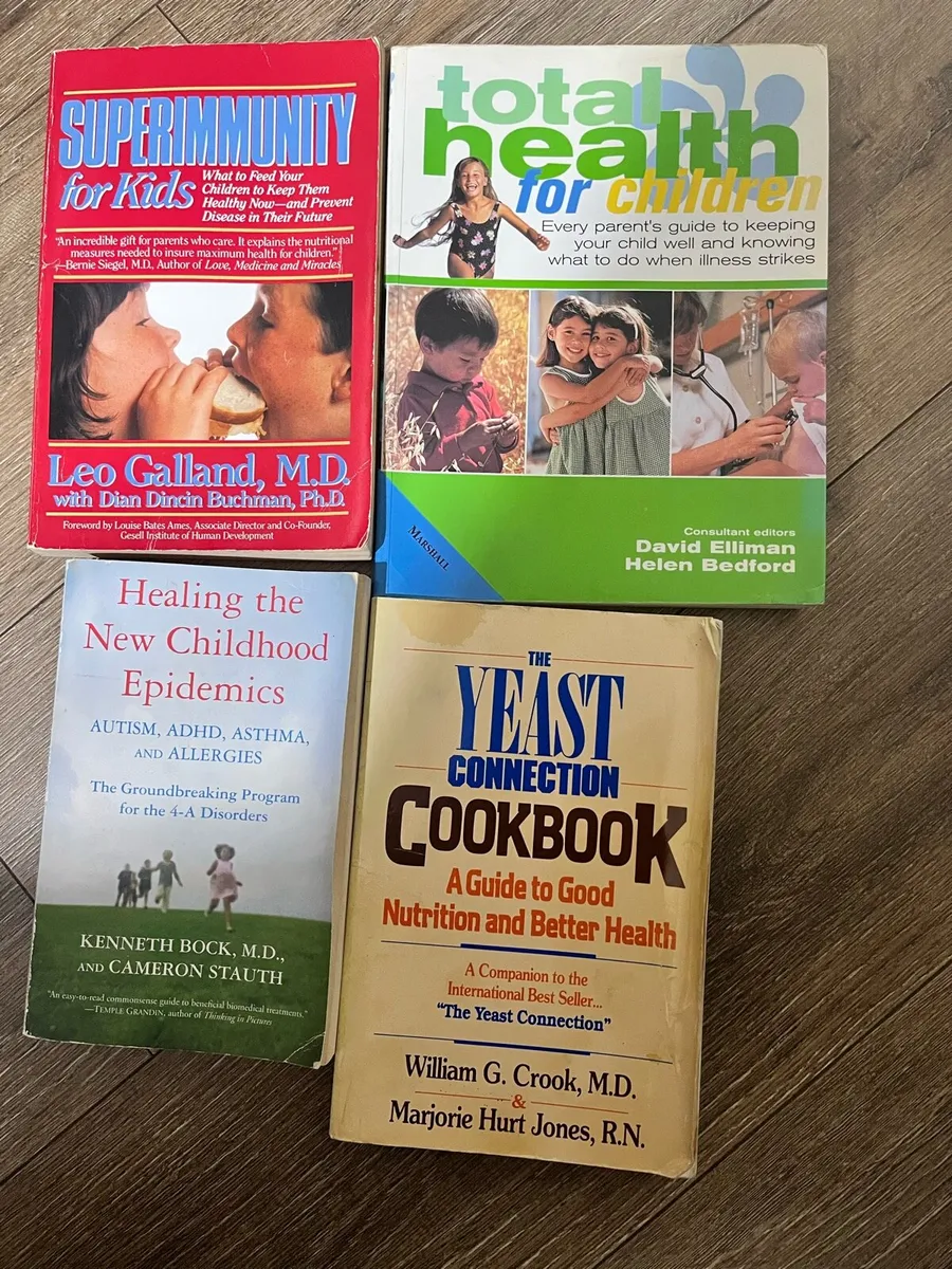 Four Medical books - Image 2