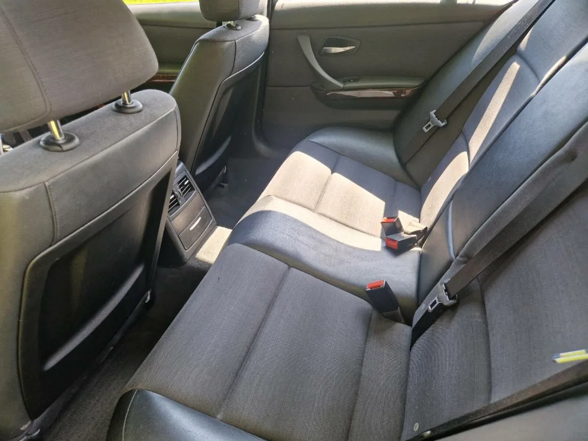 Car - Image 4