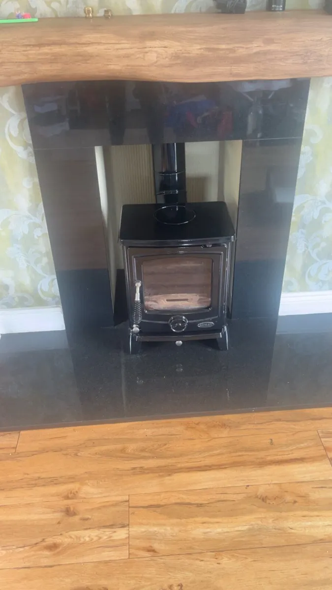 Solid fuel stove and surround - Image 2