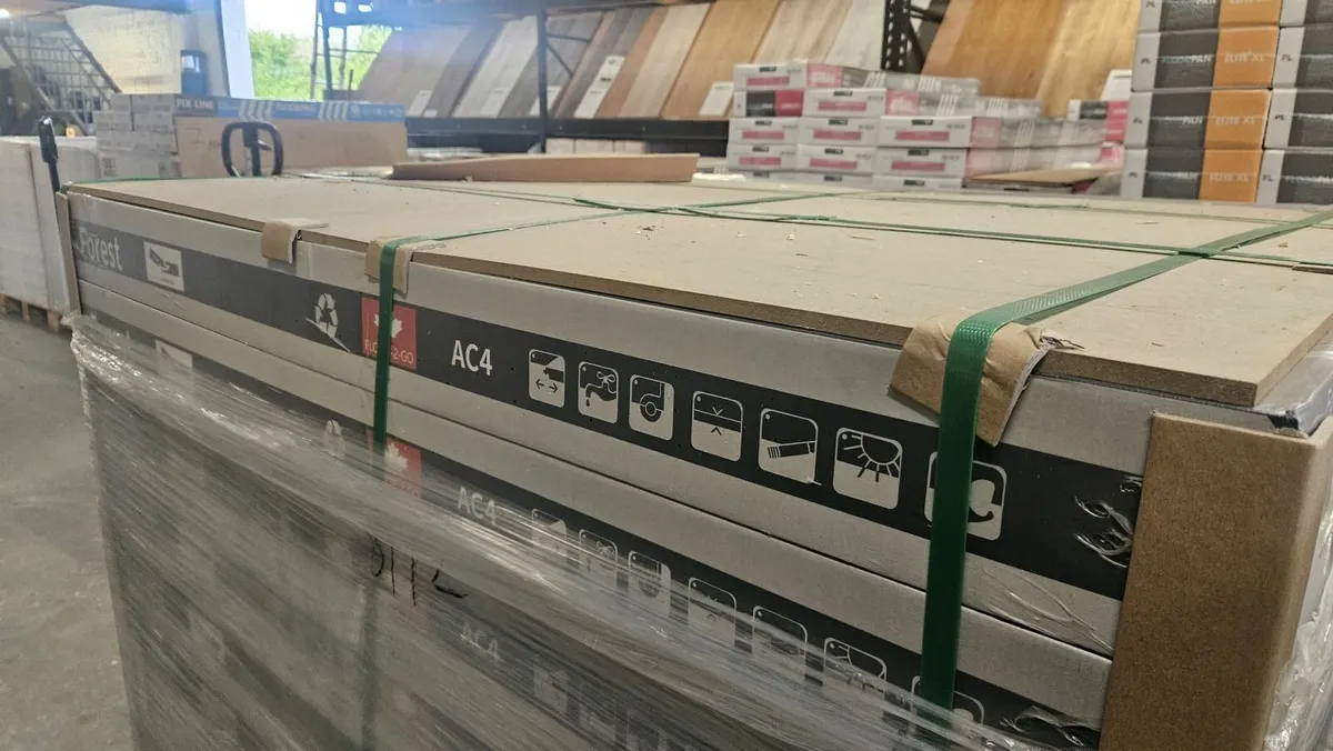 12mm Matte Finish Laminated Click Flooring - Free - Image 4