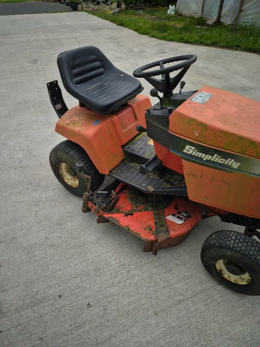 Ride on mower - Image 2