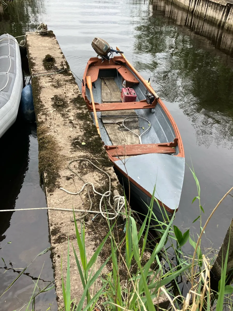 Rowing boat - Image 1