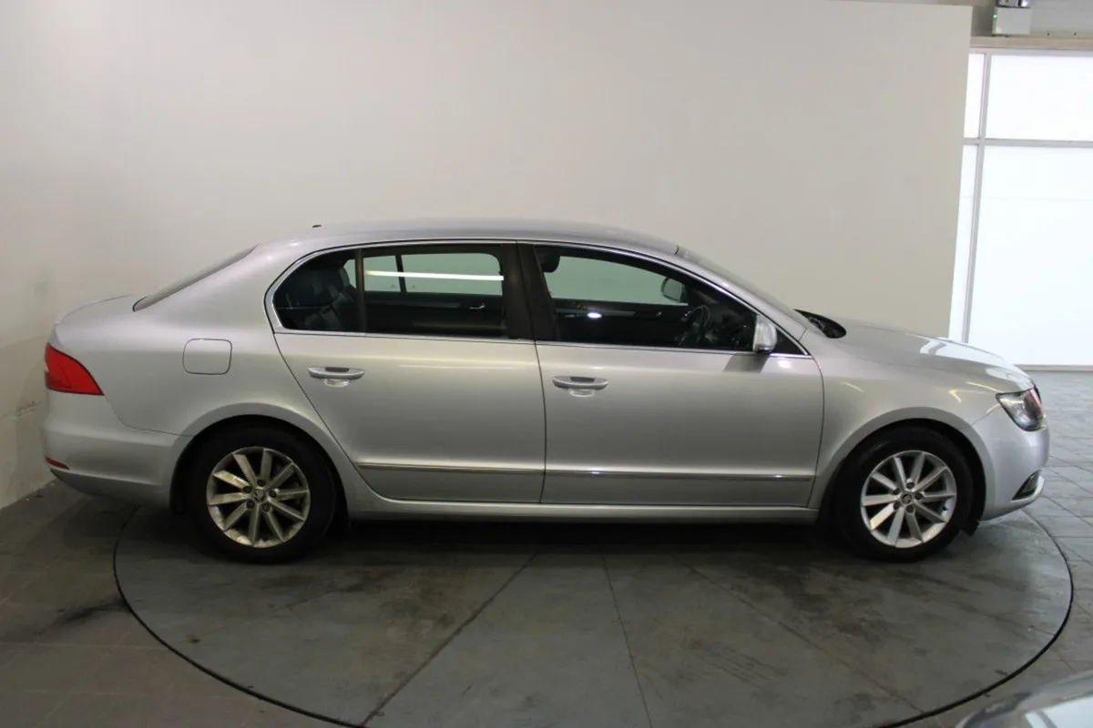 Skoda Superb 1.6 TDI 105HP Ambition Greenline - Image 3