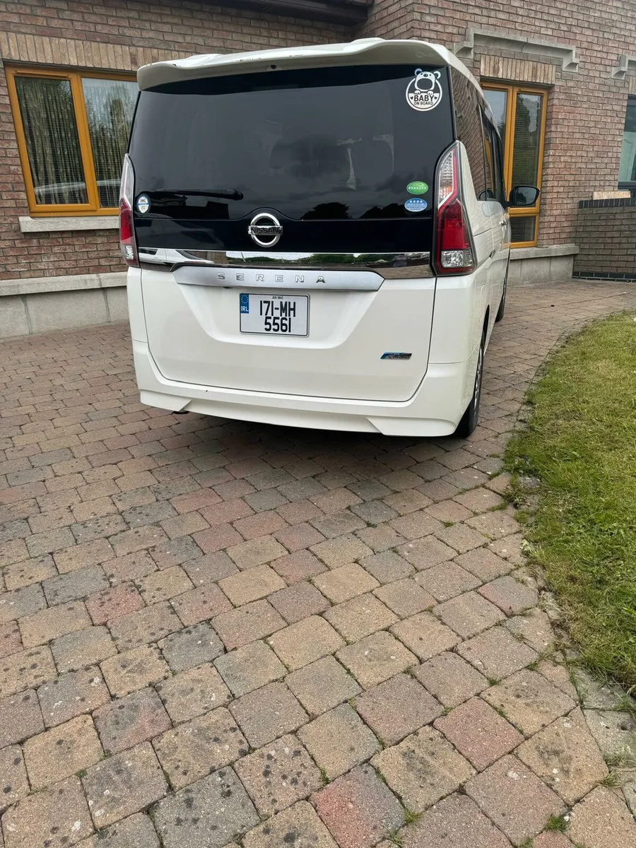 Nissan Serena - Image 2