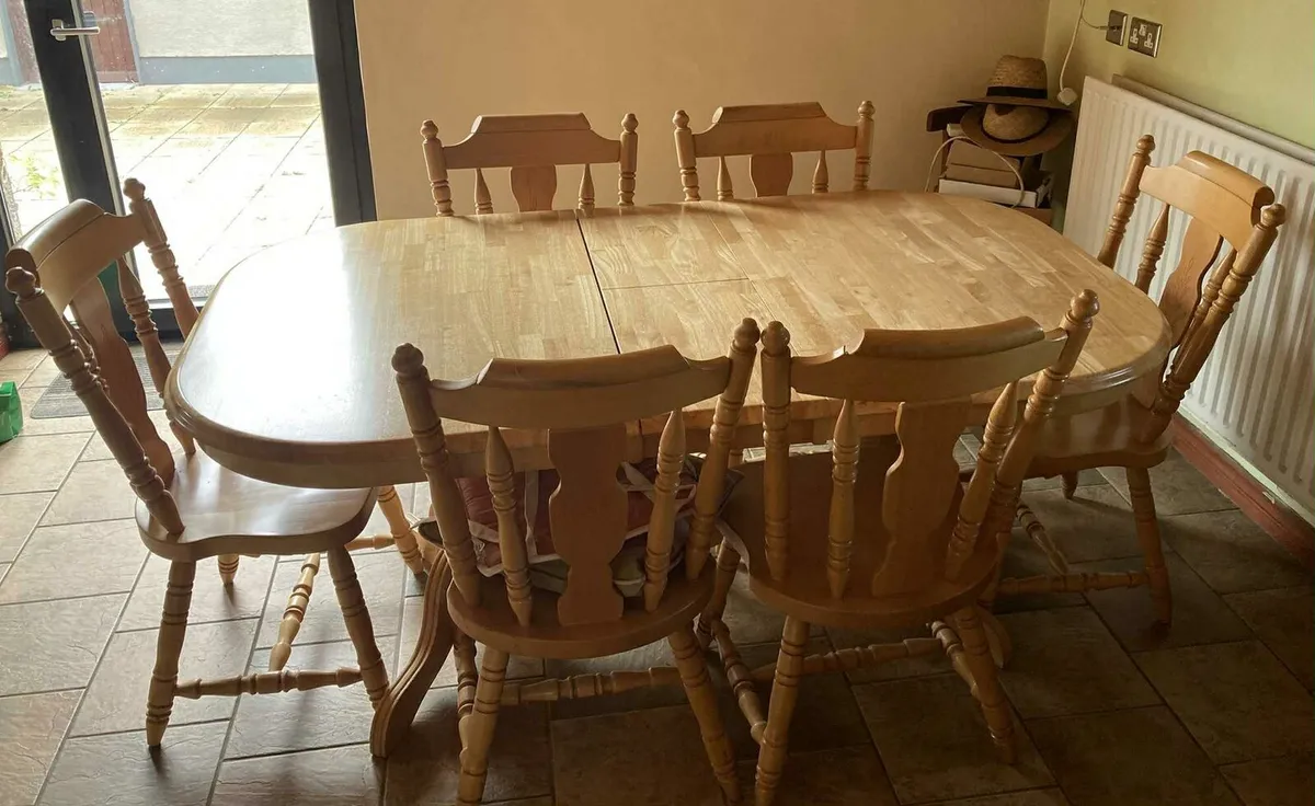 Solid oak table and chairs - Image 1