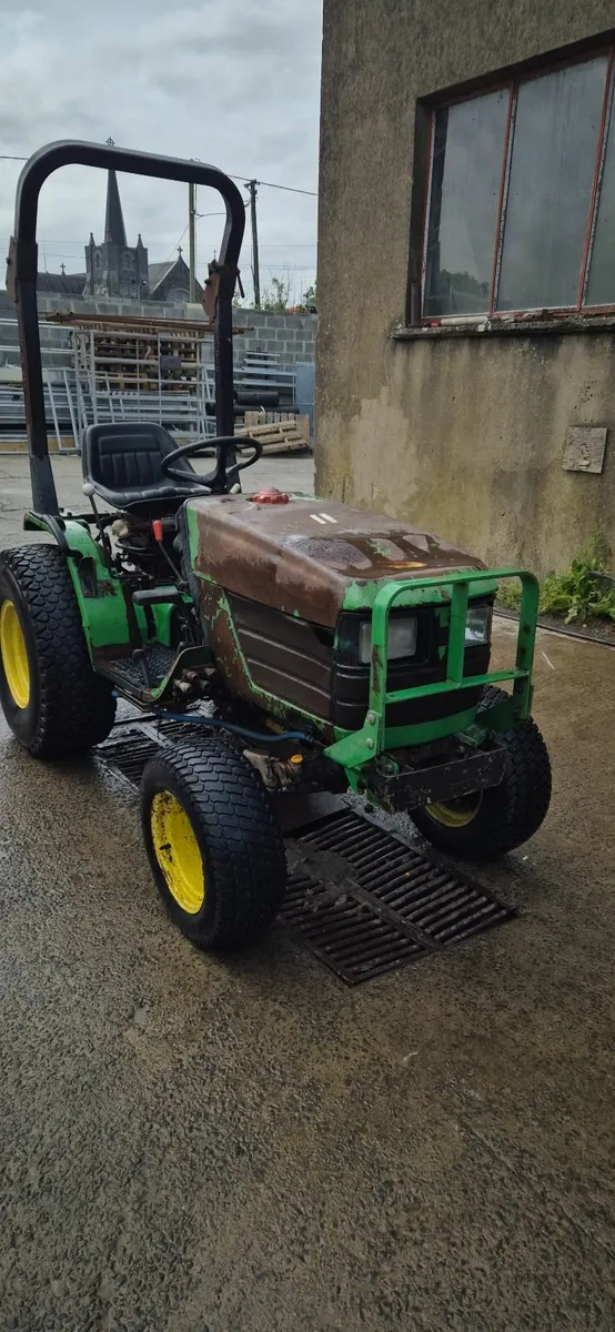Deere 4100  or nearest offer - Image 1