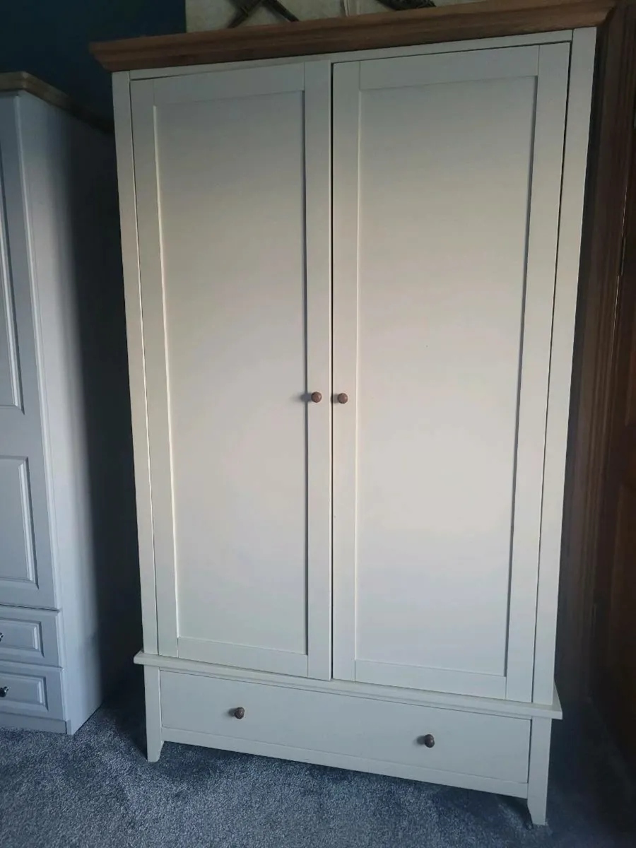 Wardrobe - Image 3
