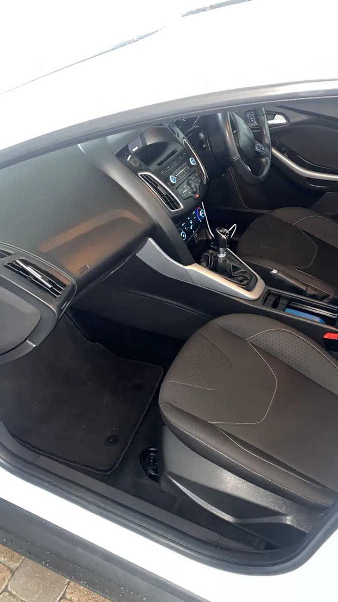 Ford Focus - Image 2