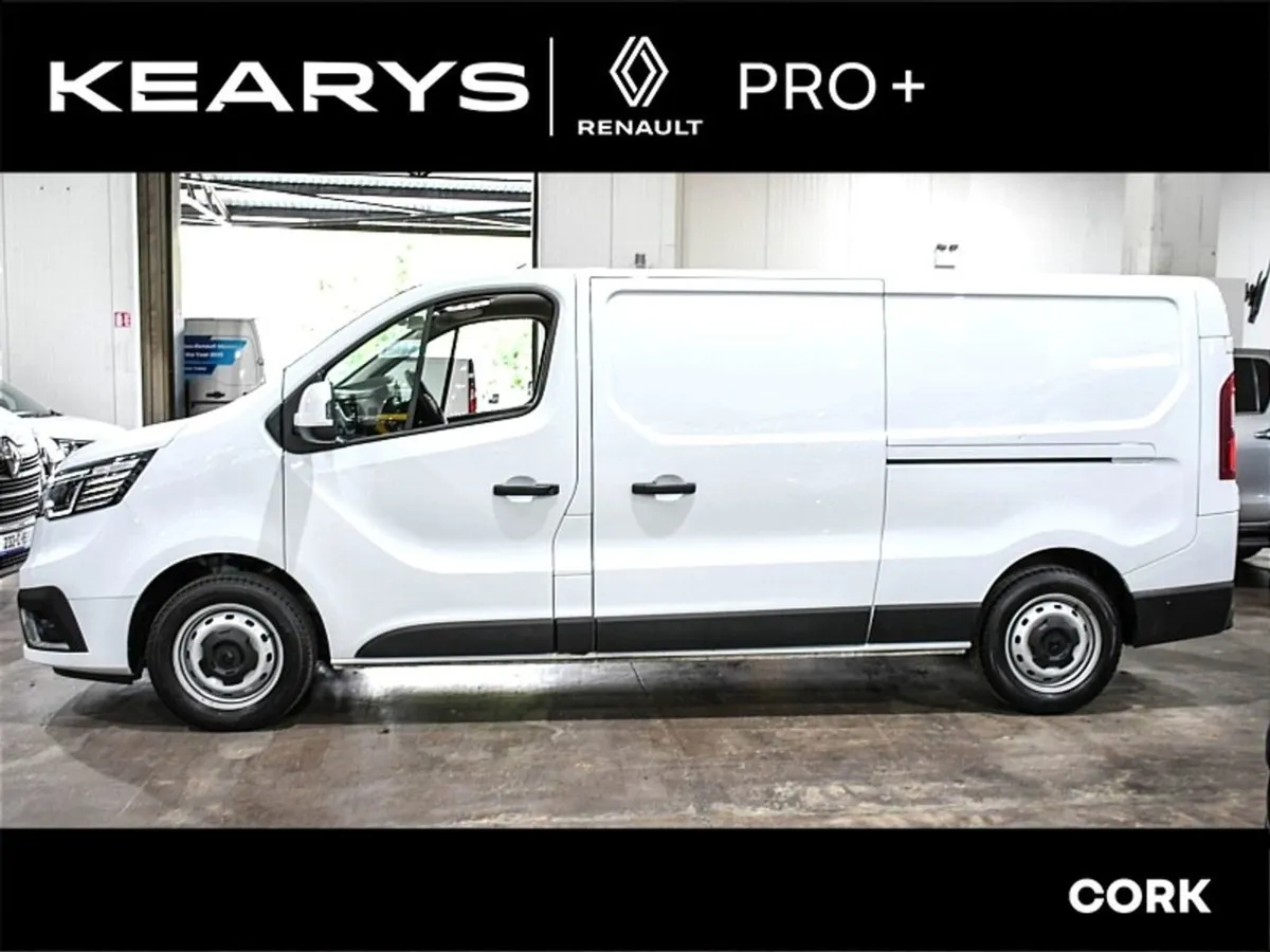 Renault Trafic Red Van FWD 3T1 E6 - L2h1 - Image 2