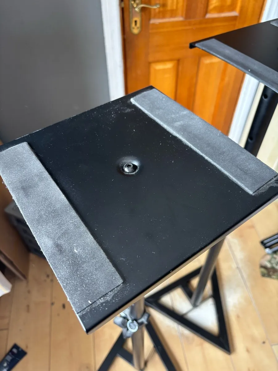 Triangle base Audio monitor stands - Image 2