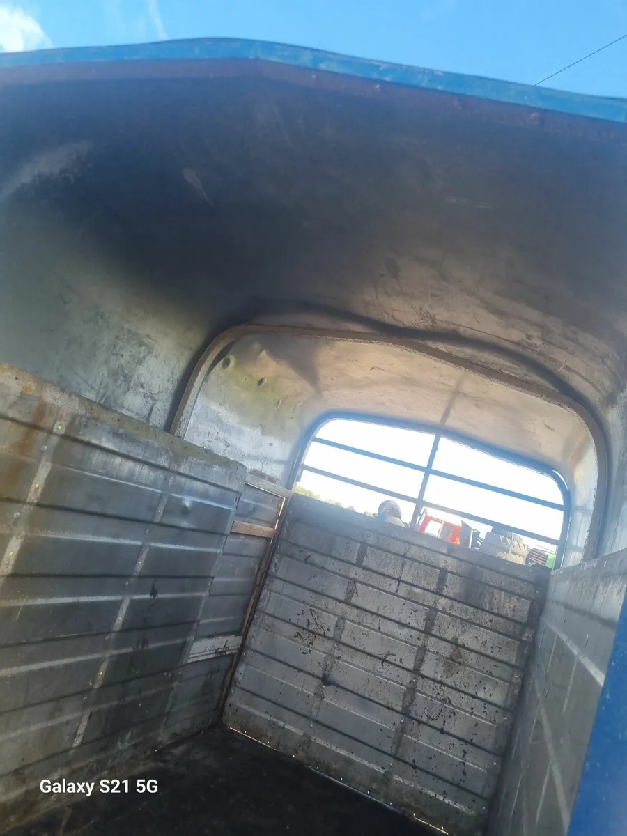 4 wheel galvanised trailor - Image 2