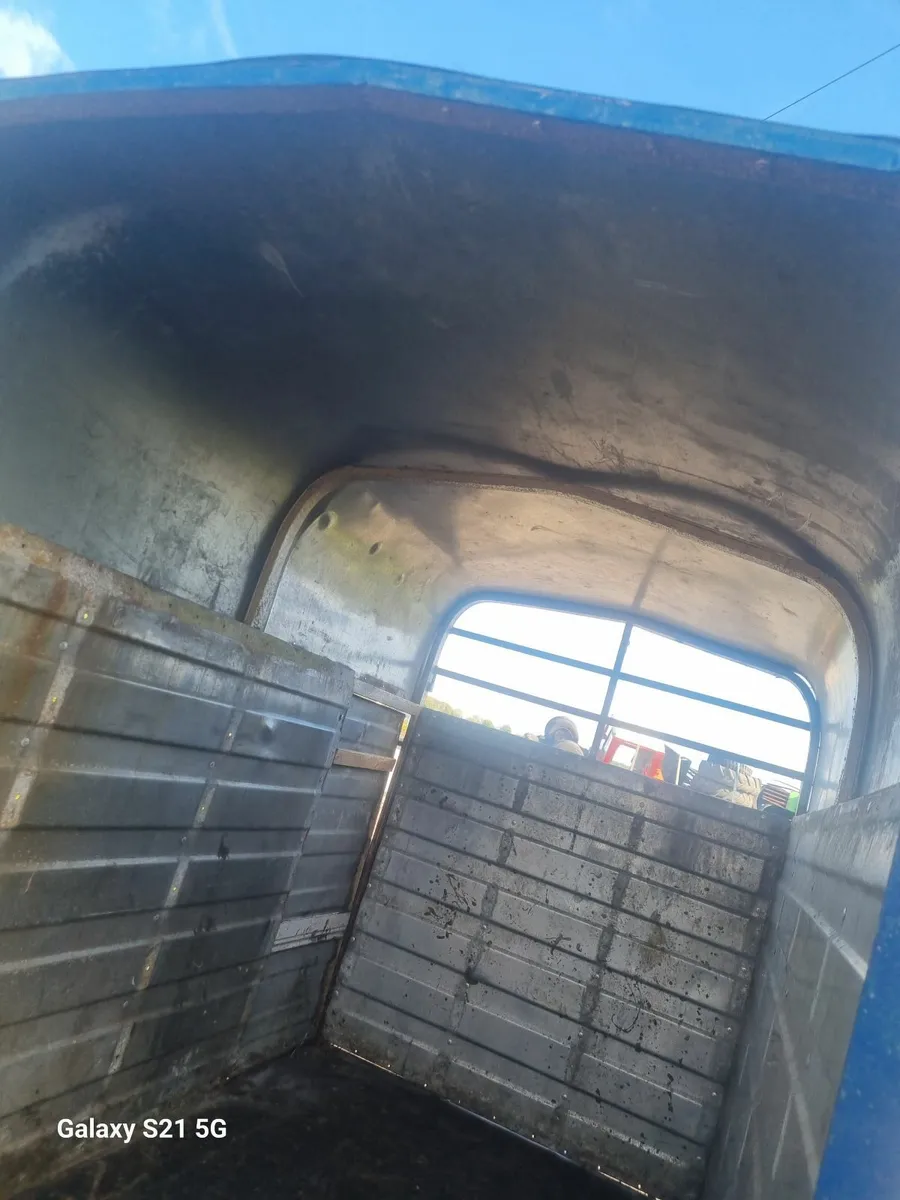 4 wheel galvanised trailor - Image 3