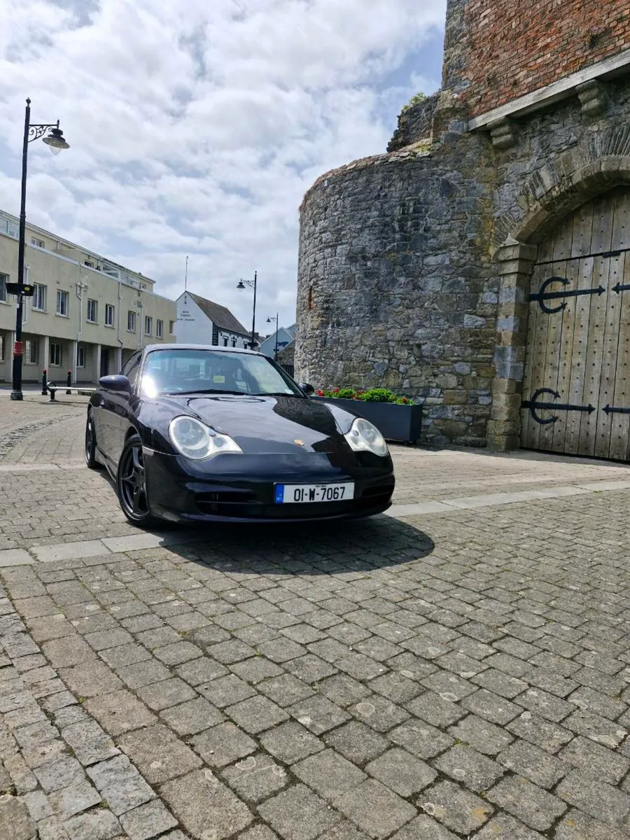 2001 Porsche 911 carrera 4 - BLack-well Maintained - Image 1
