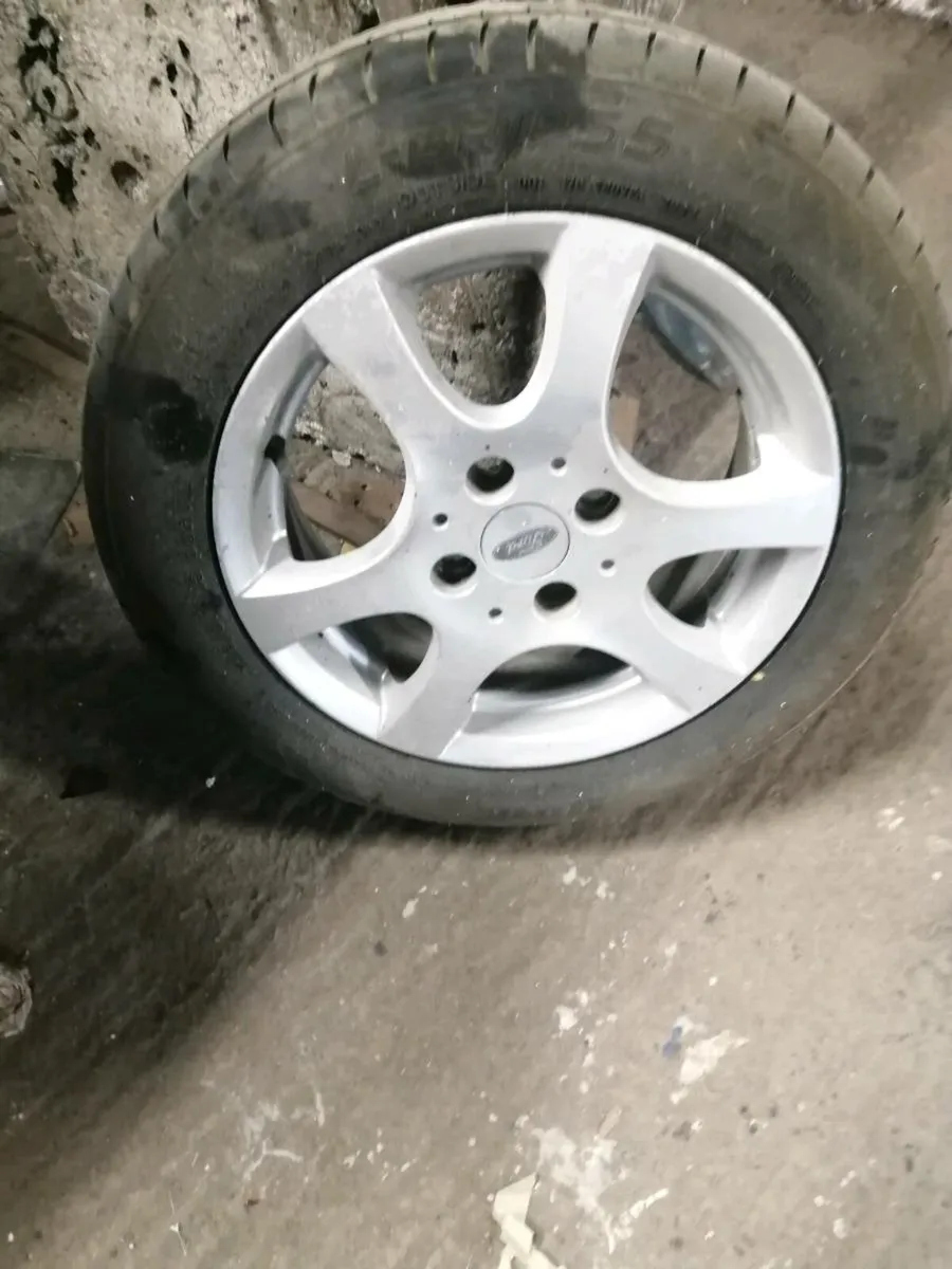 4 wheels for SALE OF FORD 4 STUD WIHTH NEW TYERS - Image 1