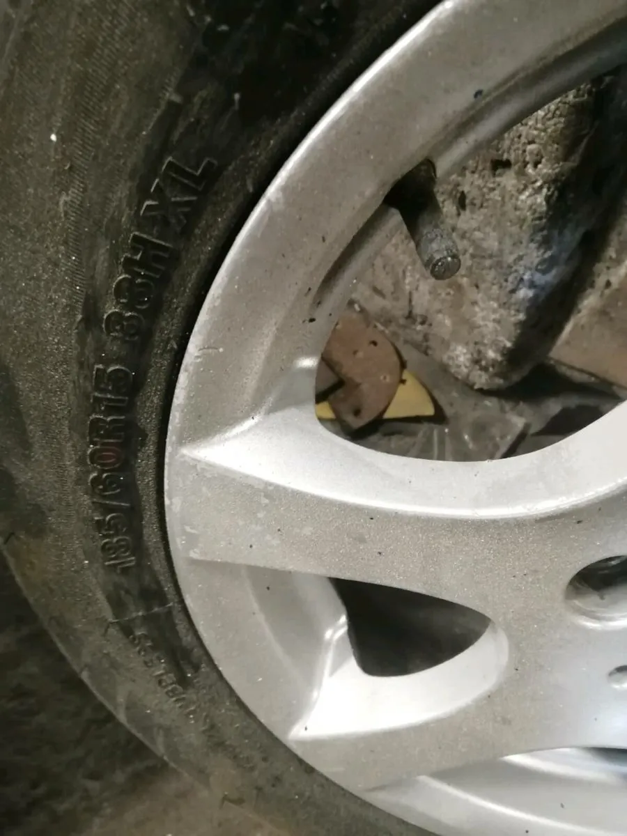 4 wheels for SALE OF FORD 4 STUD WIHTH NEW TYERS - Image 2