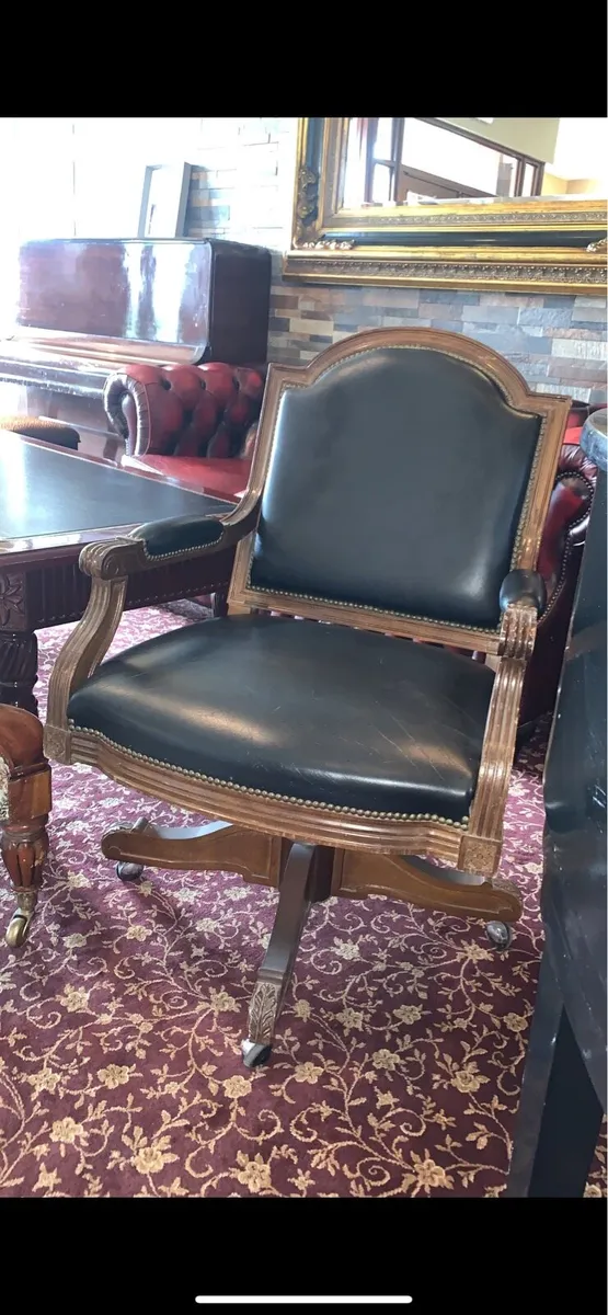 Captains Chair - Image 1