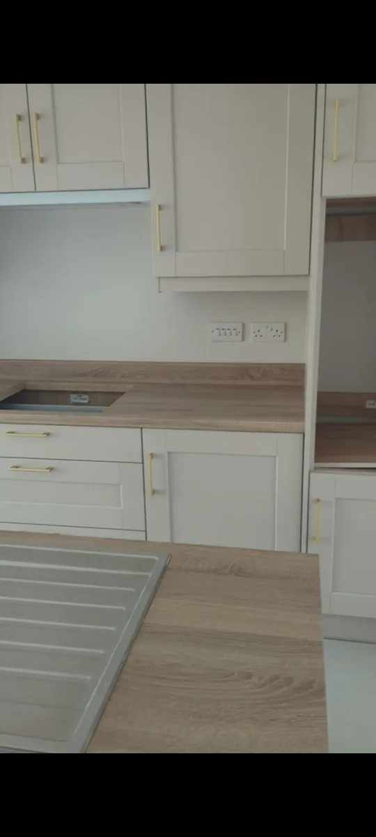 Unused kitchen - Image 3