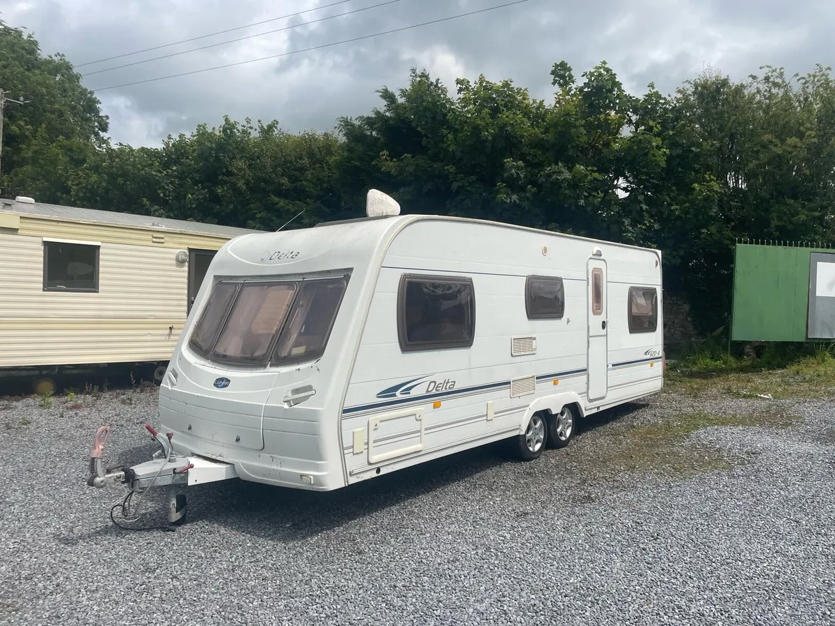 Fixed bed caravan - Image 1