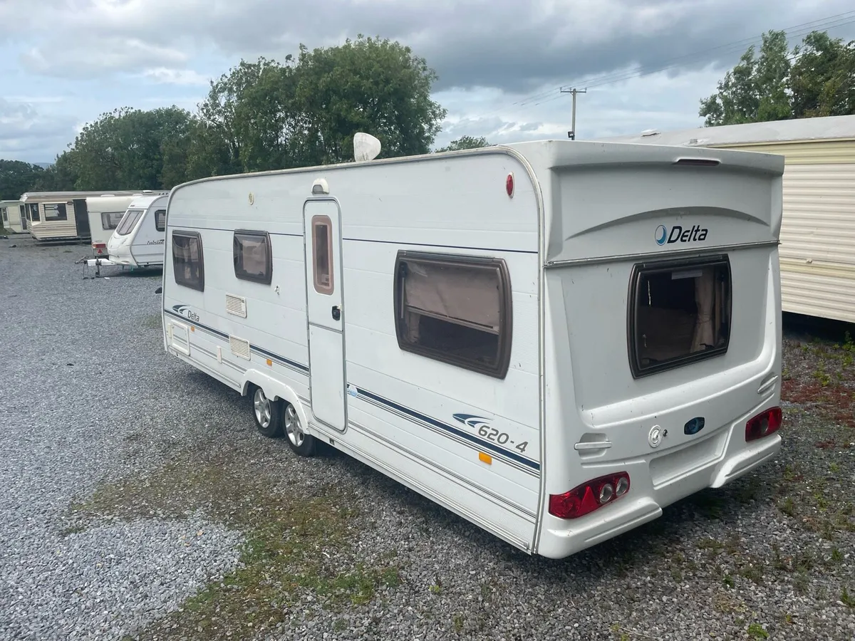 Fixed bed caravan - Image 4