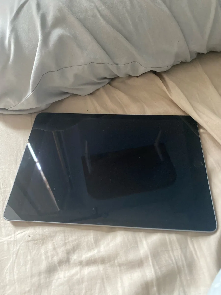 ipad 9th generation - Image 1