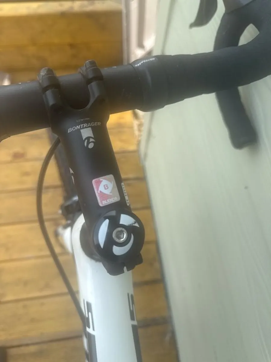 trek emonda road bike - Image 3