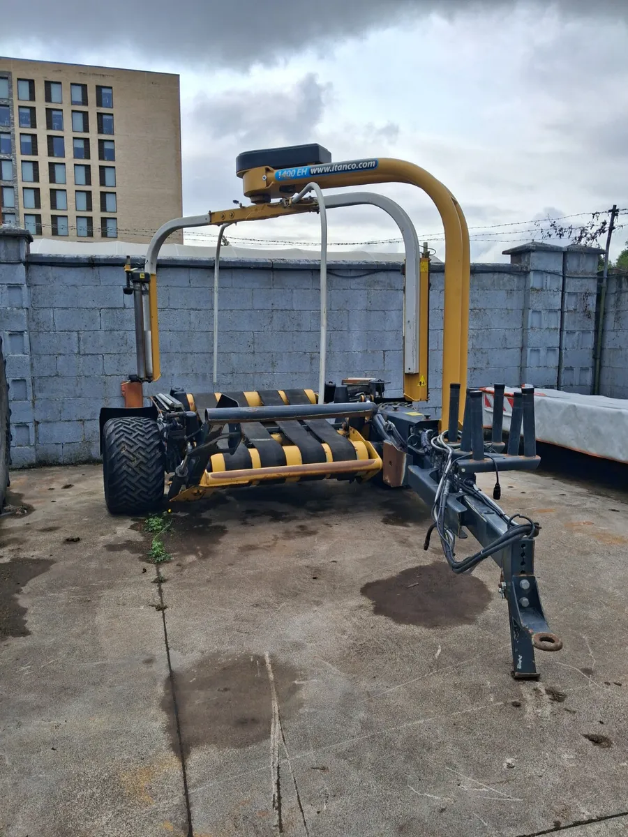 Tanco 1400EH round bale wrapper - Image 1