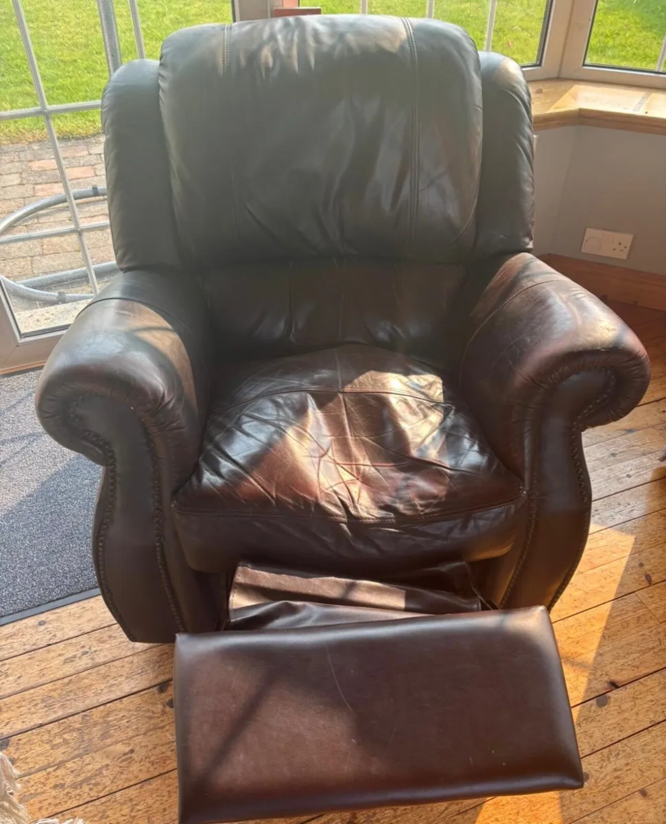 Two Italian Leather Recliner Armchairs - Image 2