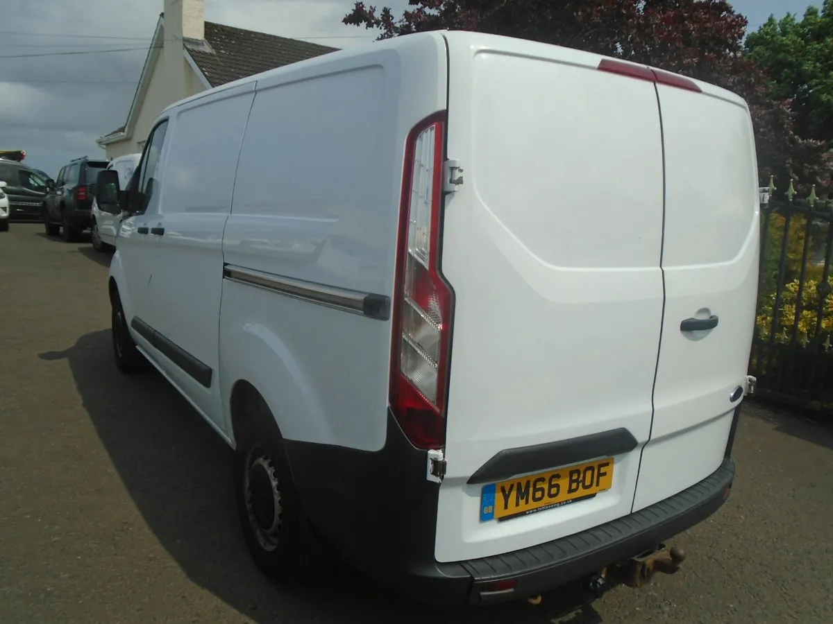 2017 Ford Transit Custom SWB  FR 105HP. - Image 4