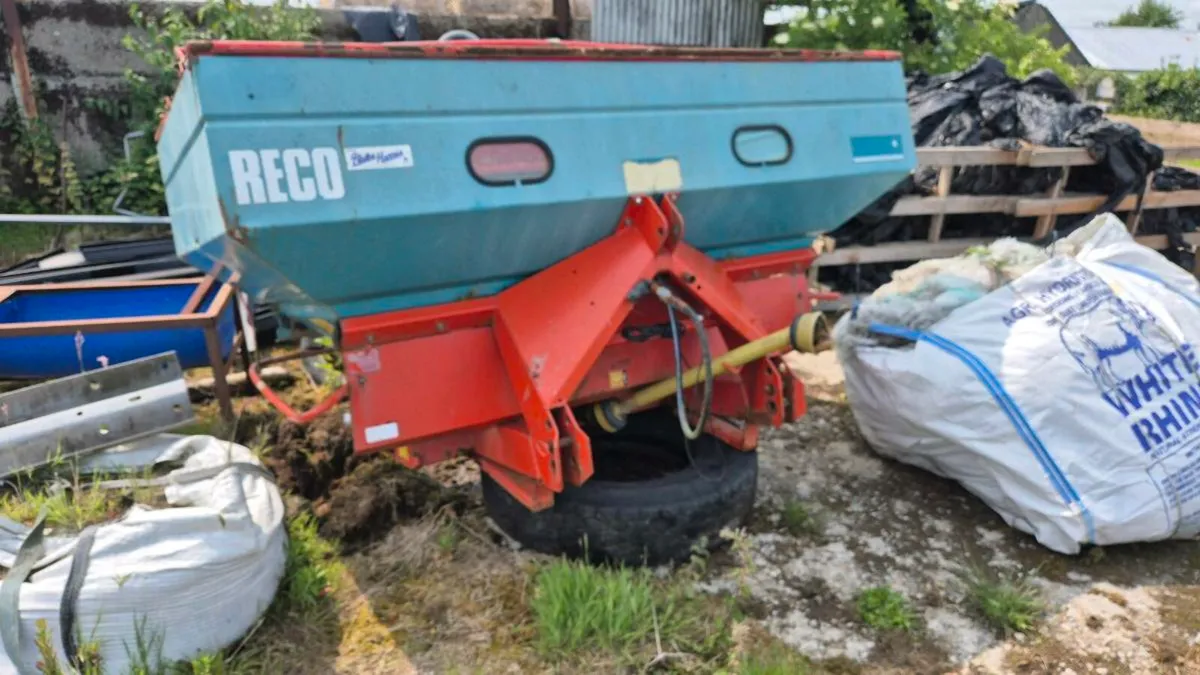 Fertiliser spreader - Image 3