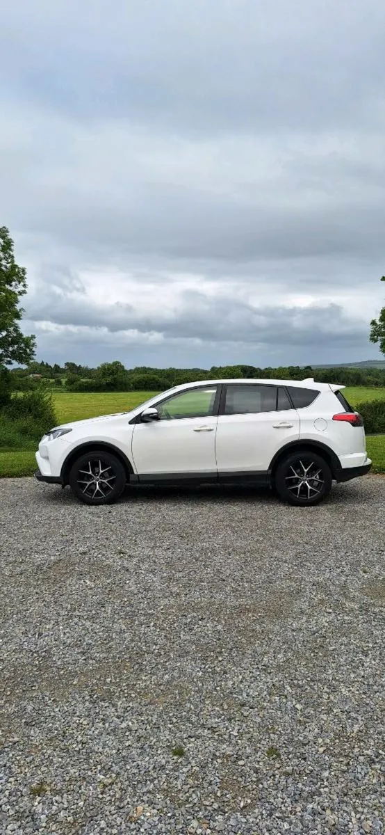Toyota RAV4 2017 - Image 3