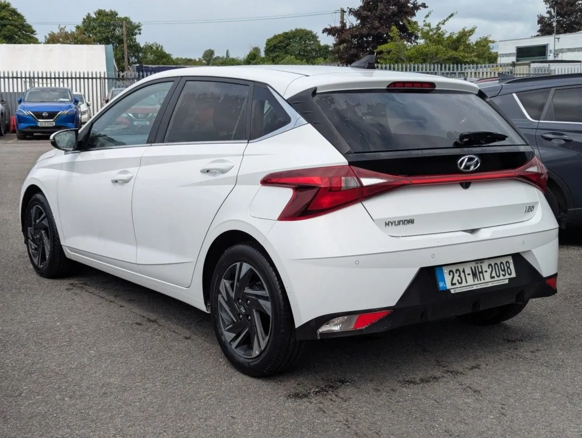 Hyundai i20 1.25i Deluxe Plus  just IN - Image 4