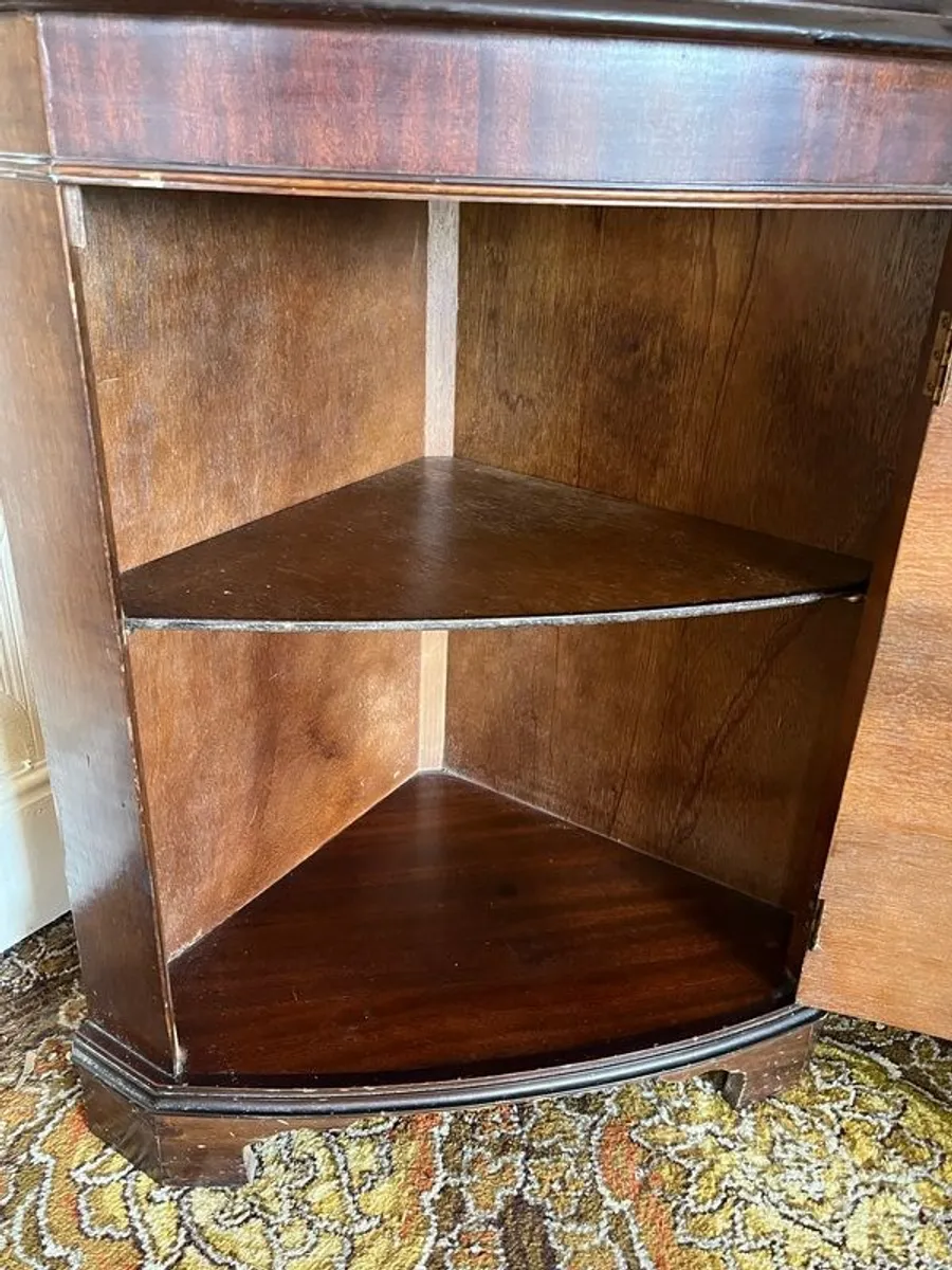 China cabinet - Image 4