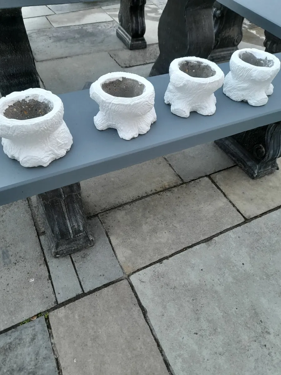 Concrete pots - Image 1