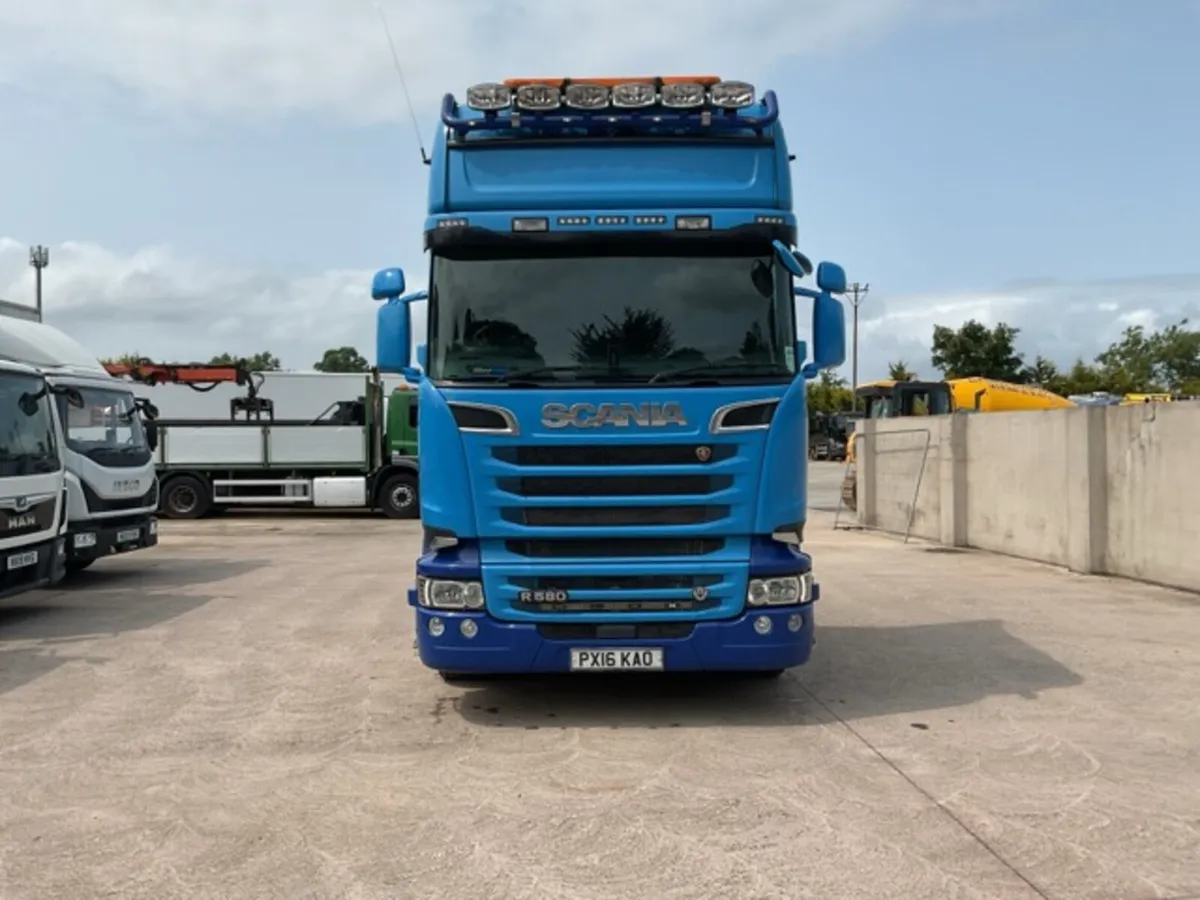2016 Scania R580 V8 6x2 80T Tag Axle - Image 2