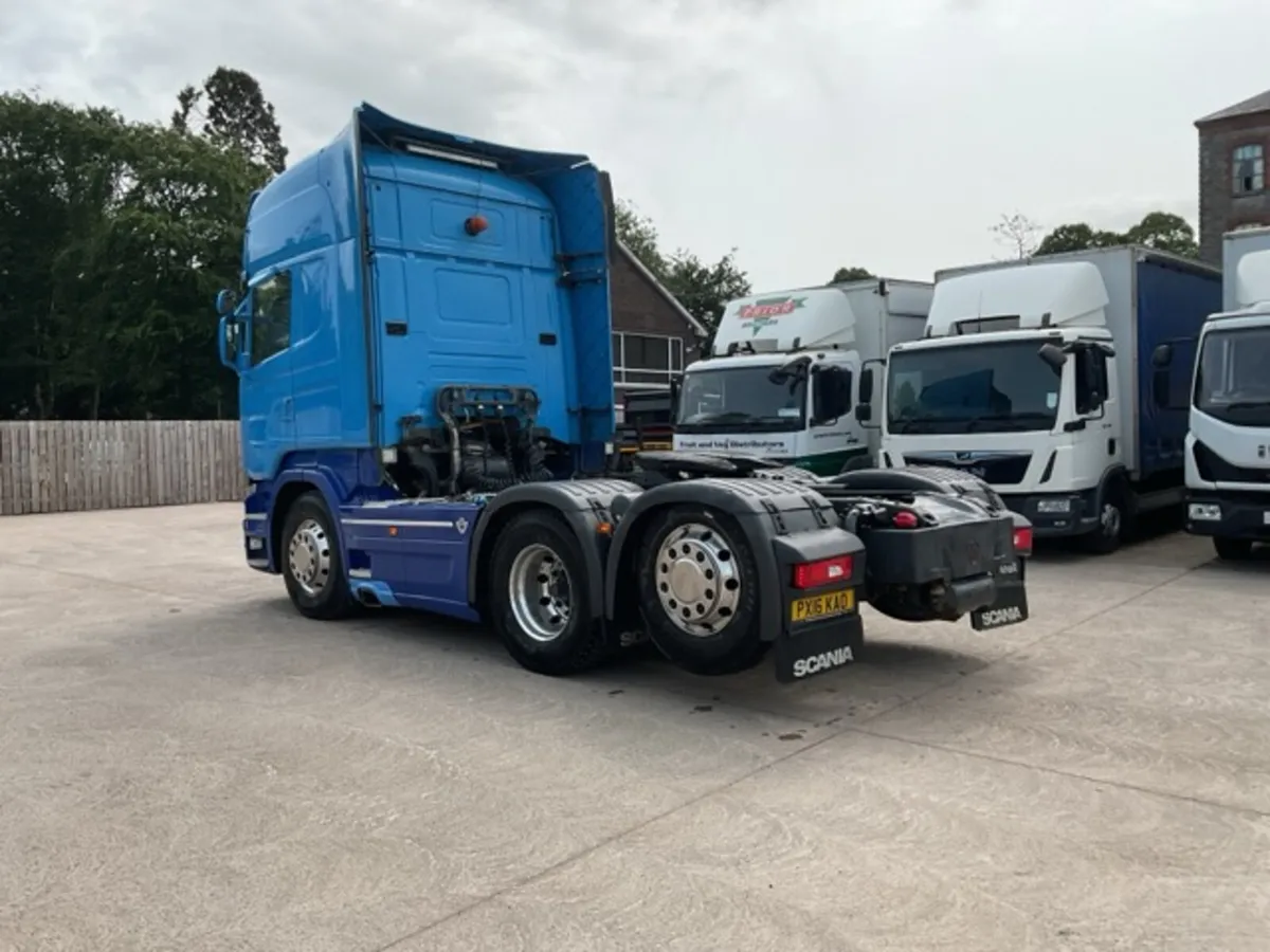 2016 Scania R580 V8 6x2 80T Tag Axle - Image 4