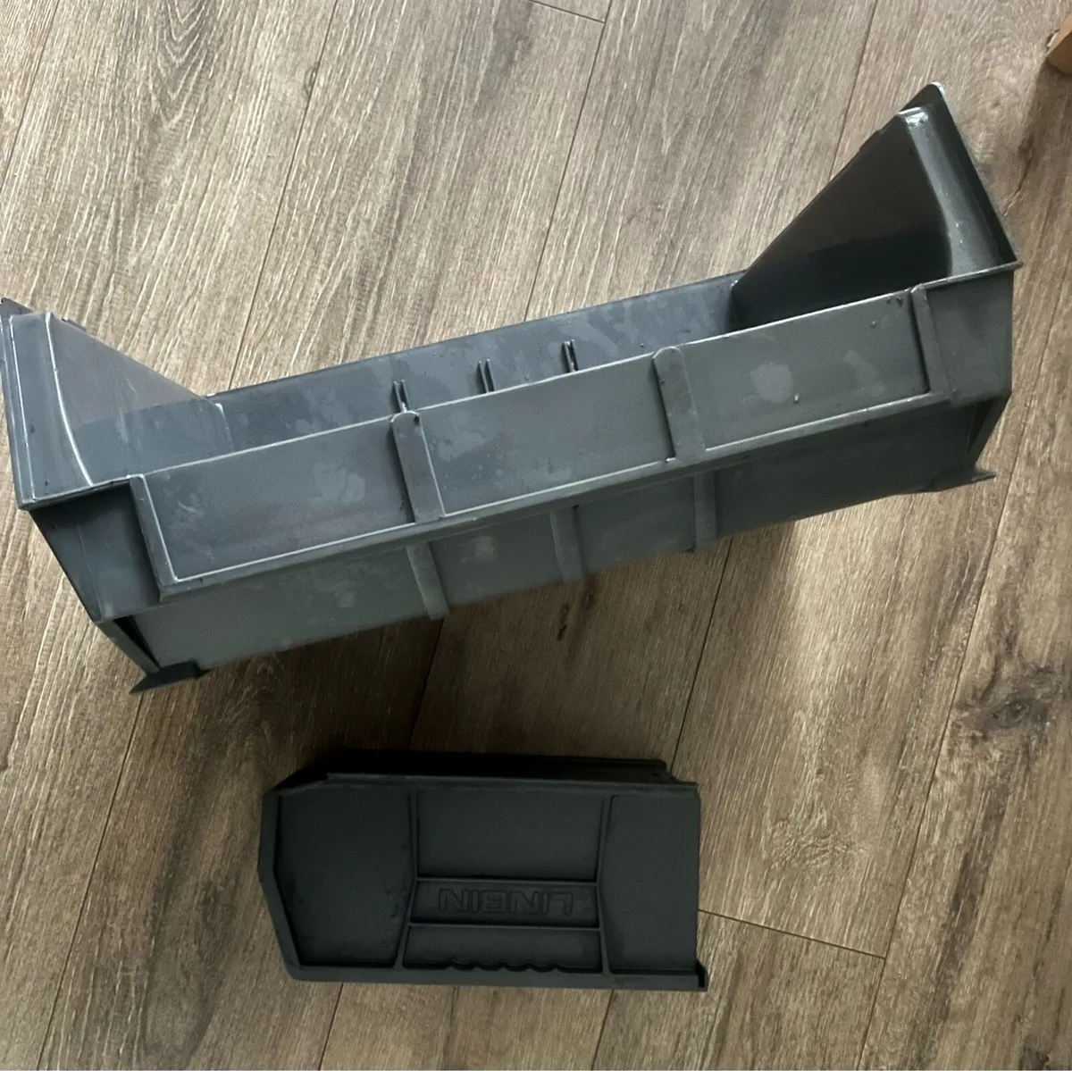 Quick sale of hard plastic boxes - Image 3