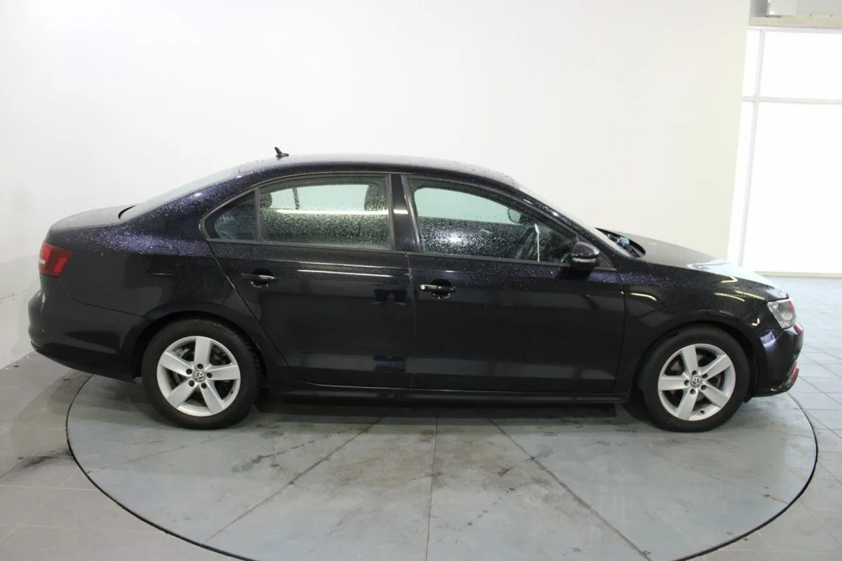 Volkswagen Jetta 2.0 TDI 110HP Comfortline - Image 3