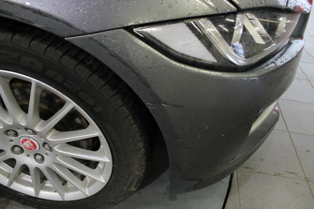 Jaguar XE 2.0 D SE 163PS Automatic - Image 3