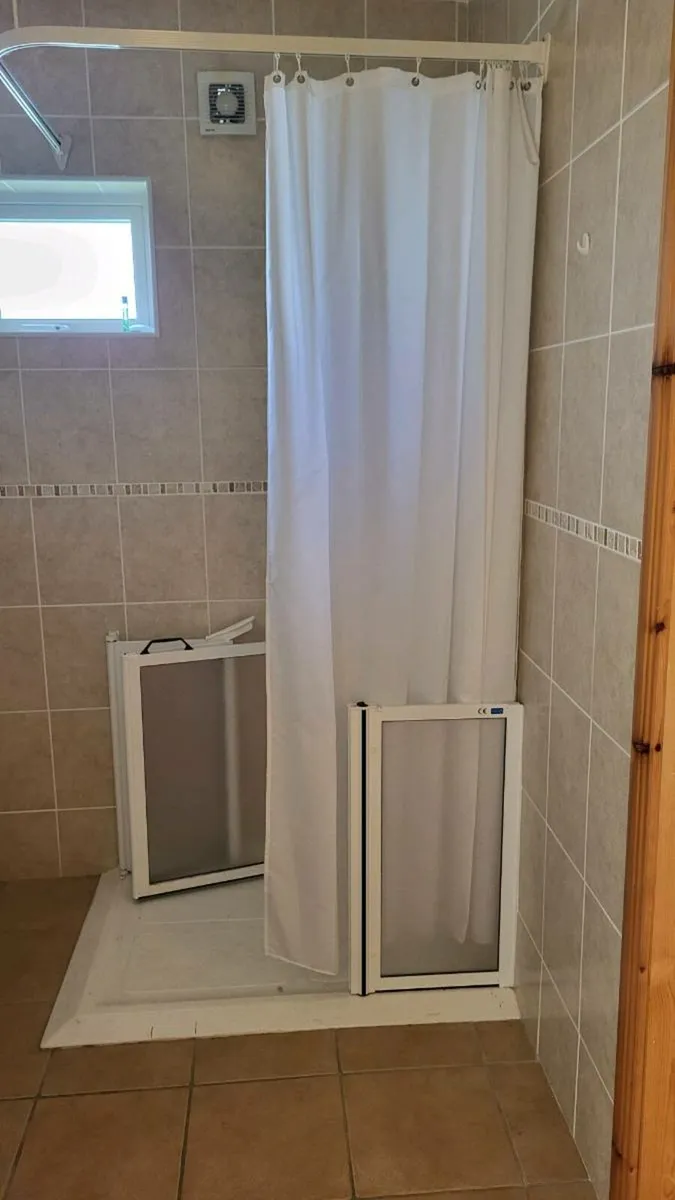 Wheelchair acc shower unit - Image 1