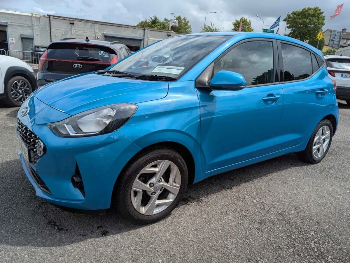 Hyundai i10 1.0i Deluxe  just IN - Image 3