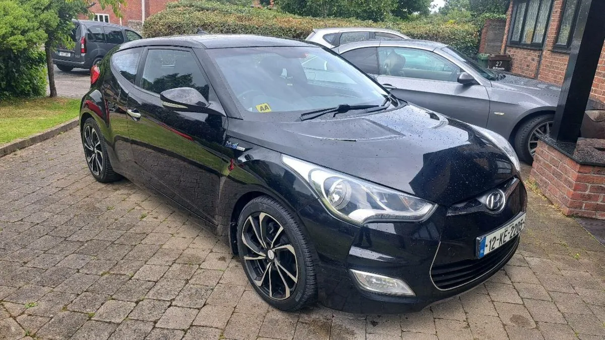 HYUNDAI VELOSTER 1.6 3DR 2012 VERY CLEAN CAR - Image 2