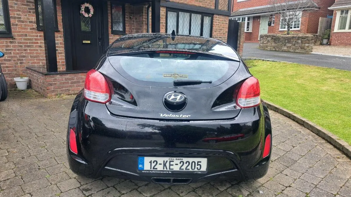HYUNDAI VELOSTER 1.6 3DR 2012 VERY CLEAN CAR - Image 4