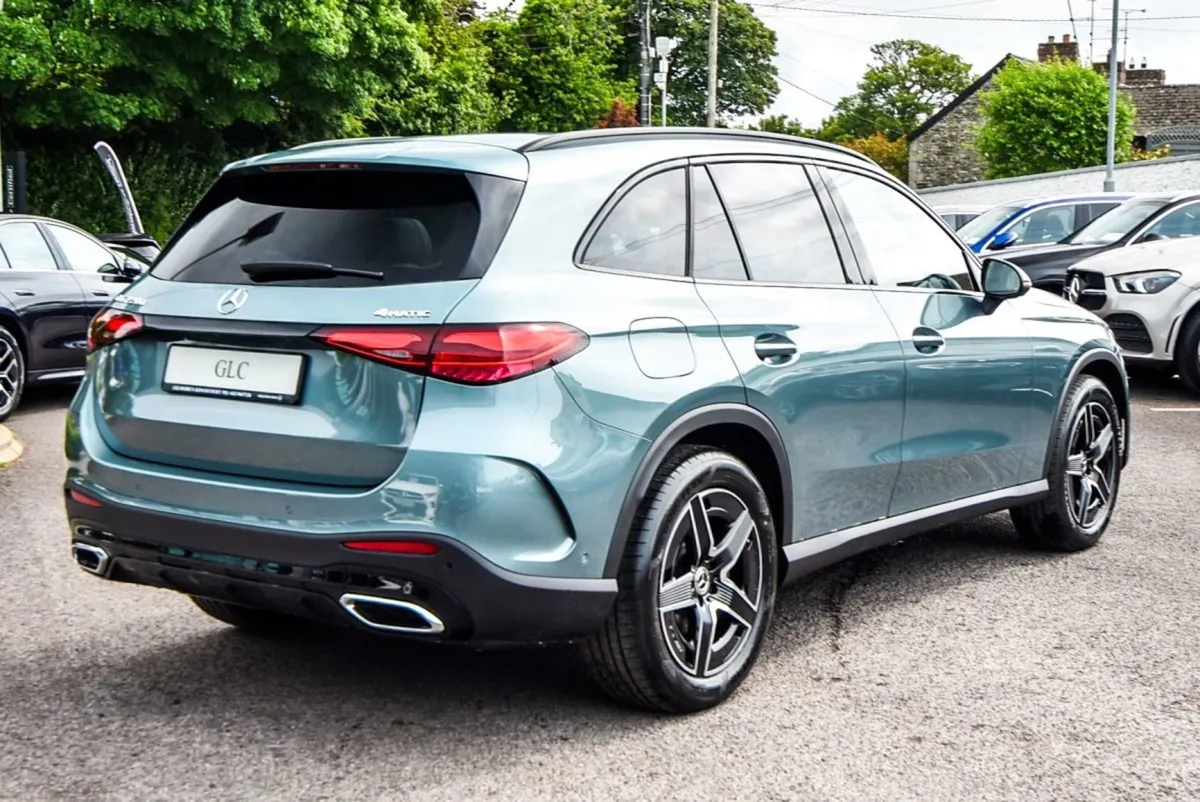Mercedes-Benz GLC-Class 220d AMG 4matic Pan Roof - Image 2