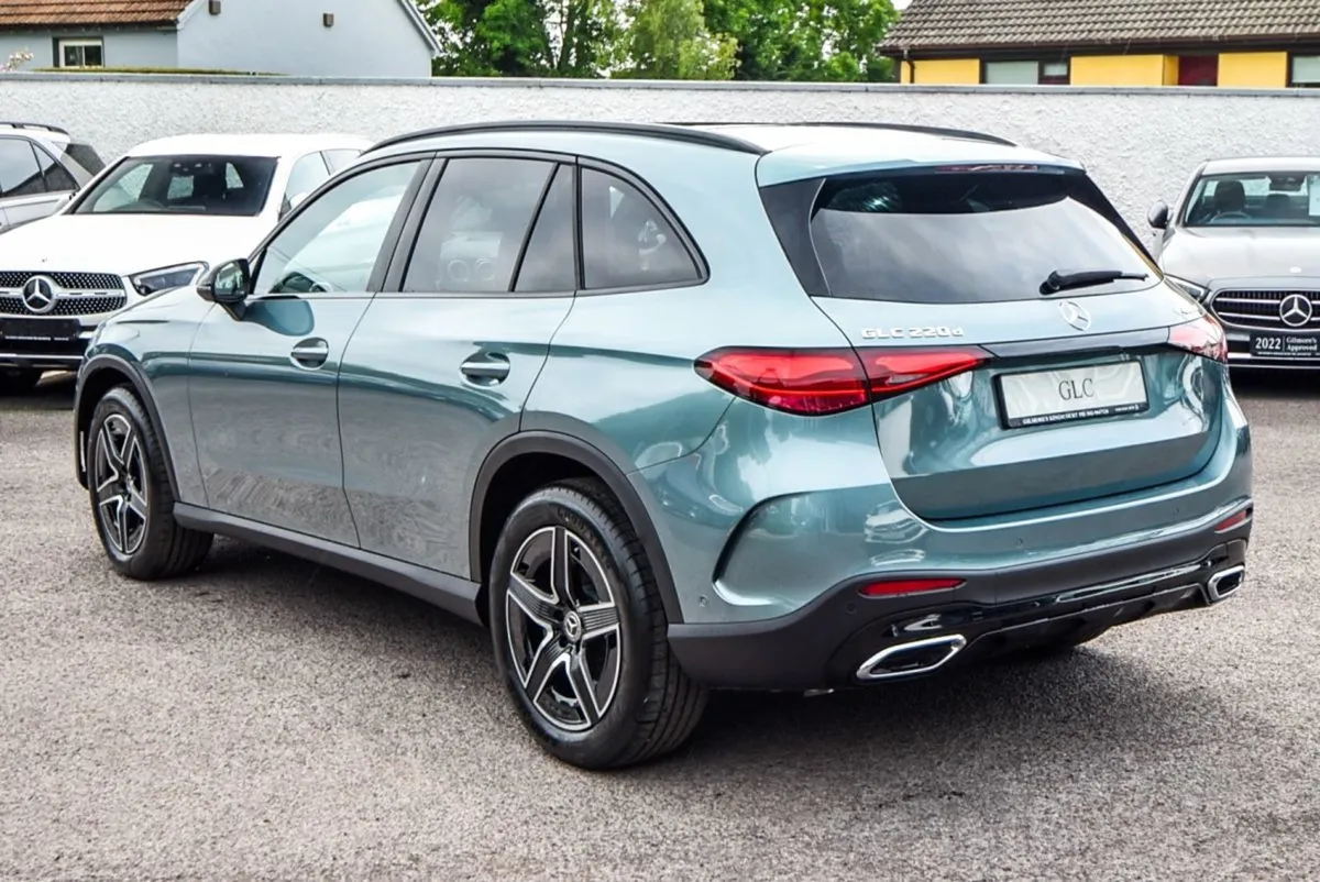 Mercedes-Benz GLC-Class 220d AMG 4matic Pan Roof - Image 4