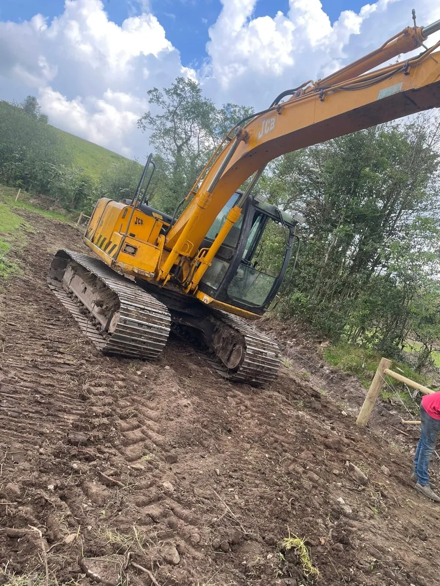Js 130 digger - Image 1