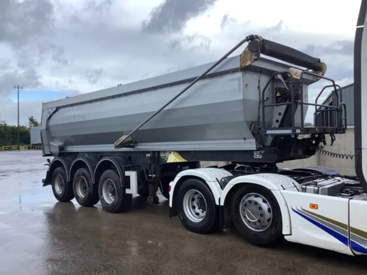 2019 Kassbohrer Tipping Trailer - Image 1